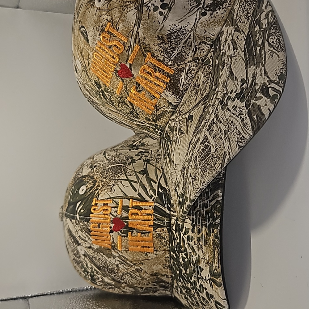 [2] - Game Guard caps "August ❤️  Heart"
